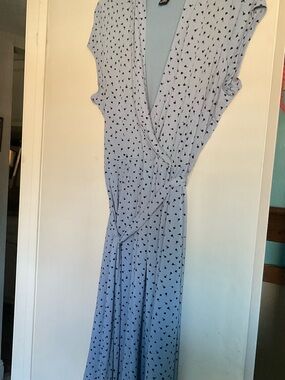 Liz Claiborne Light Blue Sleeveless Faux Wrap Dress with Black Floral Detail XL